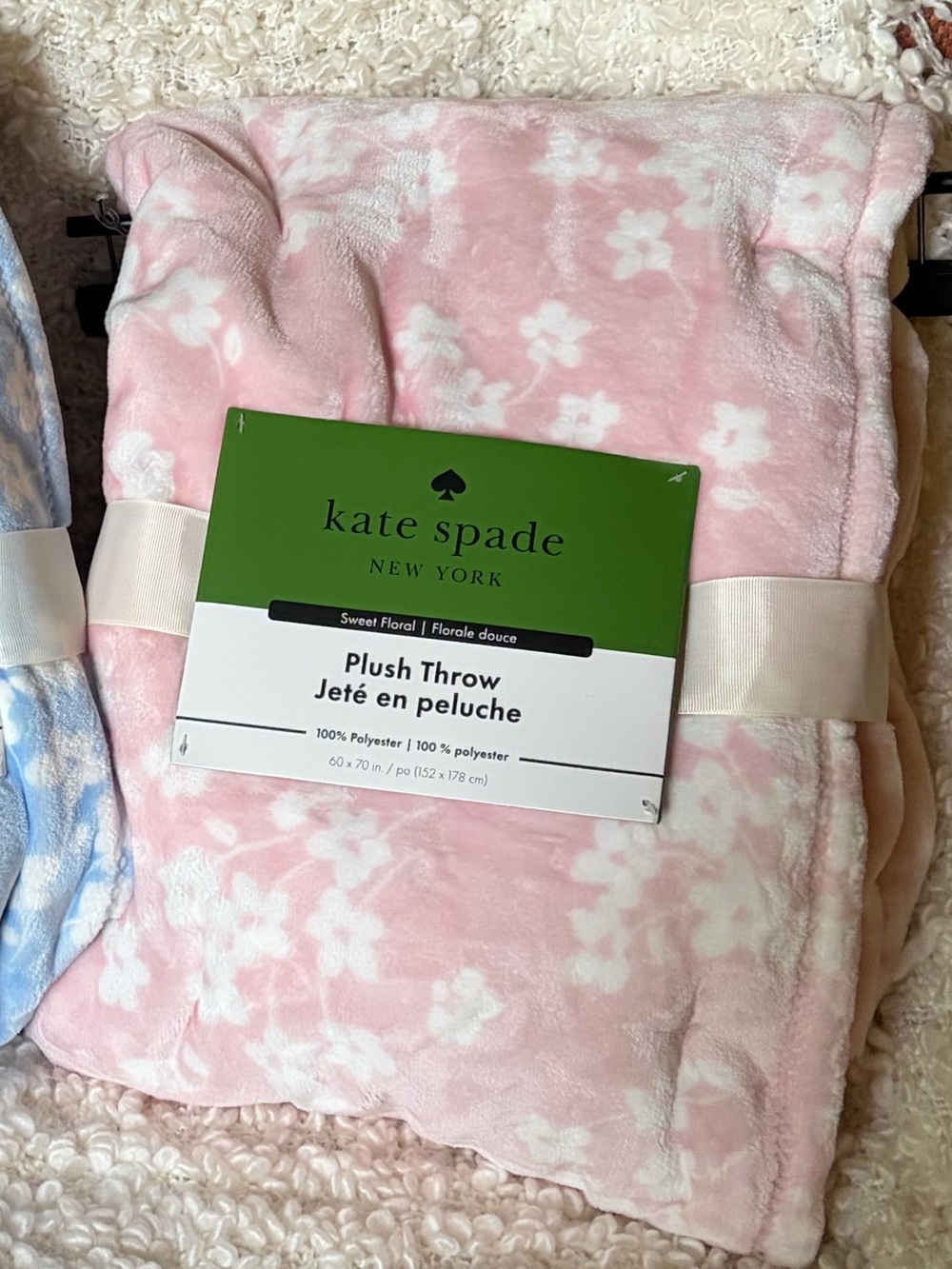NWT kate spade plush throw in Sweet Floral choose blue or pink - Picture 4 of 7